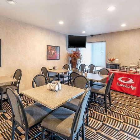 Econo Lodge Pueblo Extérieur photo