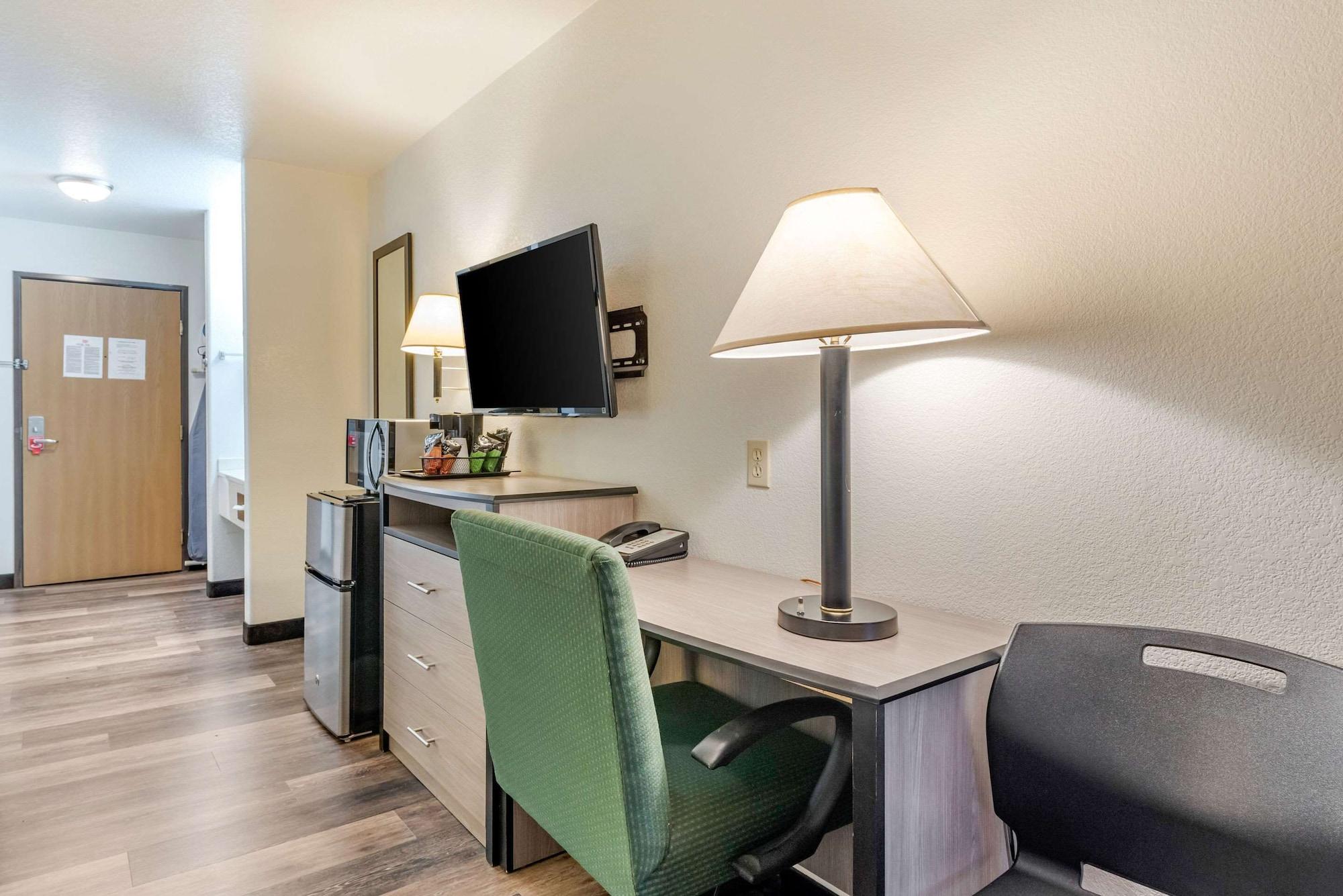Econo Lodge Pueblo Extérieur photo
