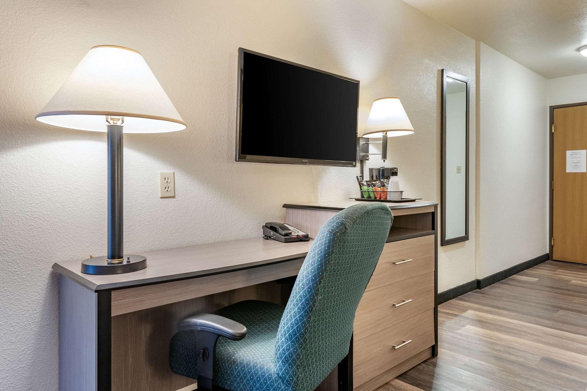 Econo Lodge Pueblo Extérieur photo