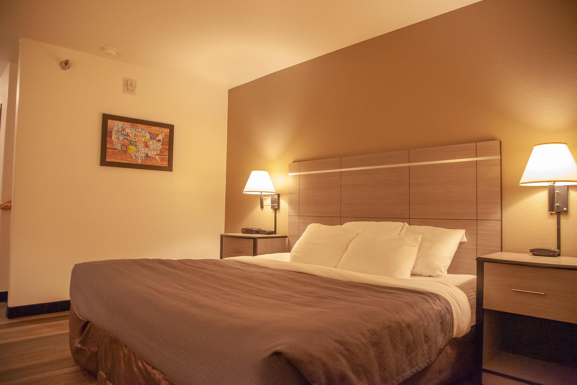 Econo Lodge Pueblo Extérieur photo