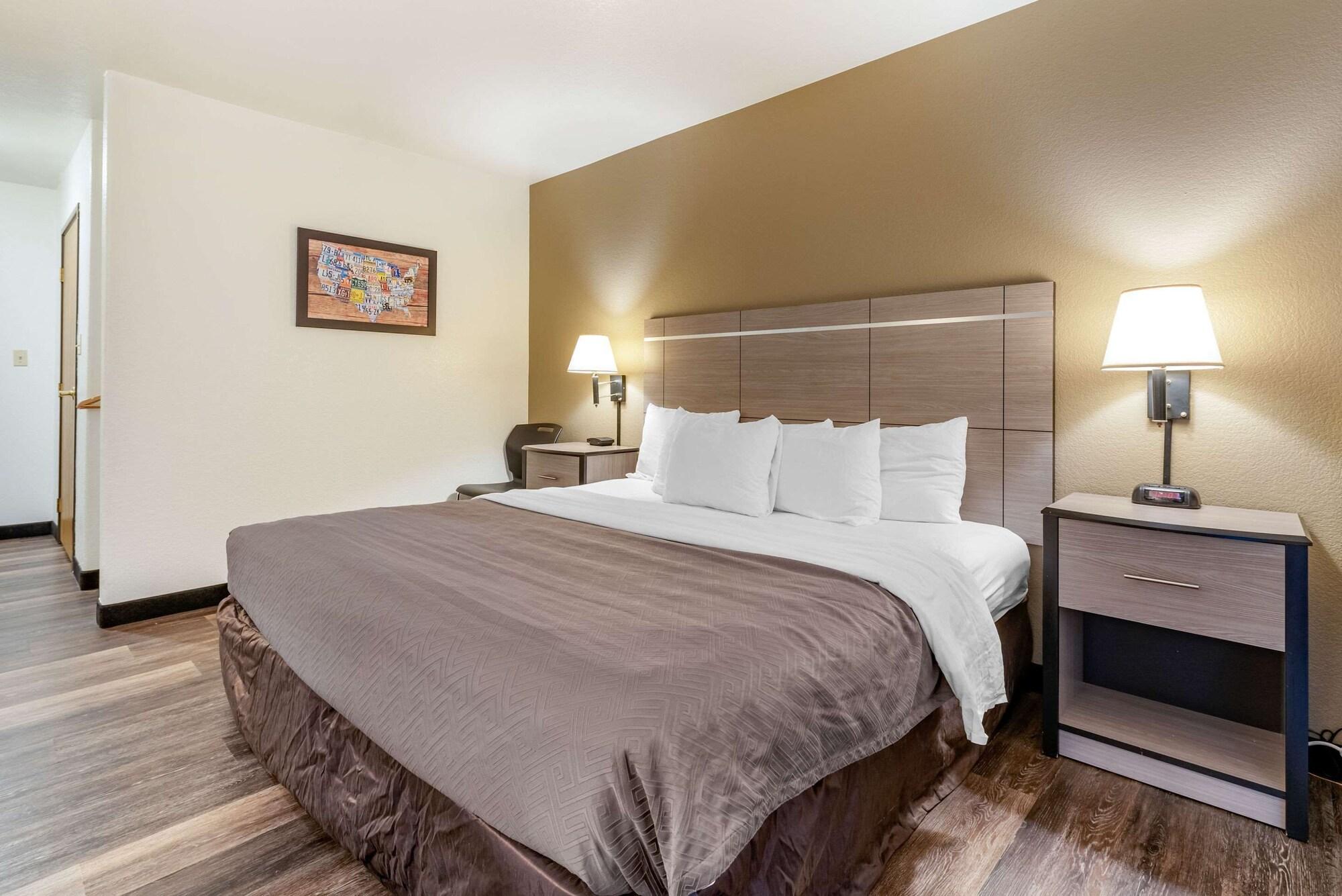 Econo Lodge Pueblo Extérieur photo