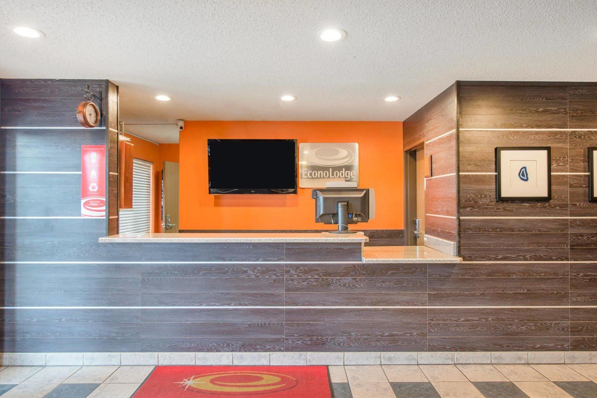 Econo Lodge Pueblo Extérieur photo