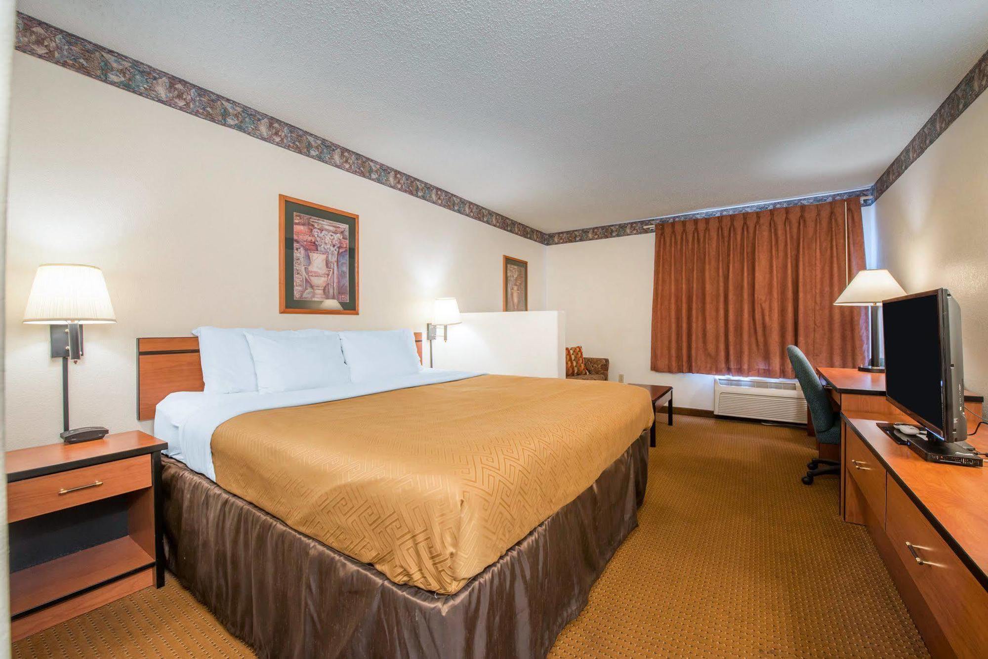 Econo Lodge Pueblo Extérieur photo