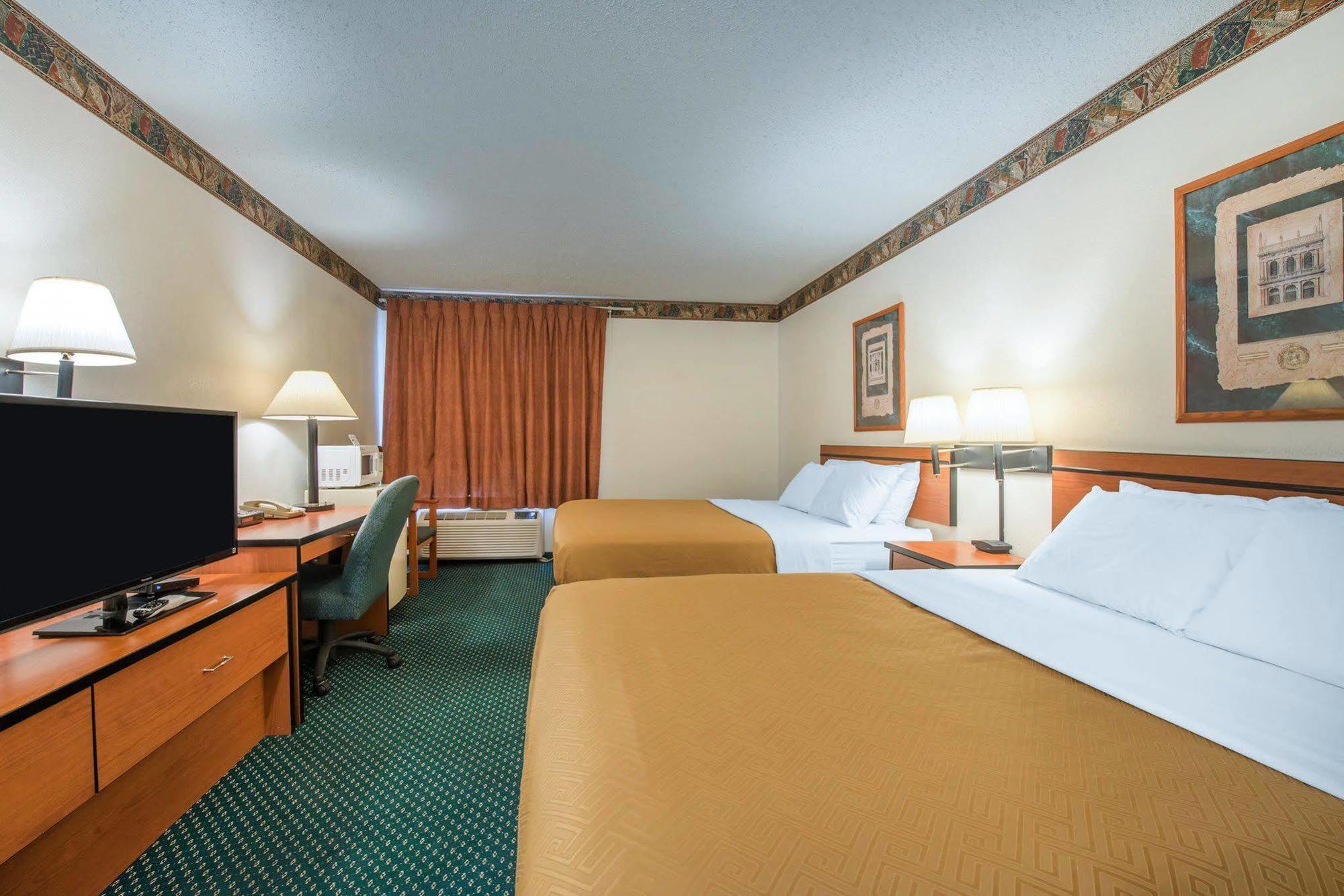 Econo Lodge Pueblo Extérieur photo