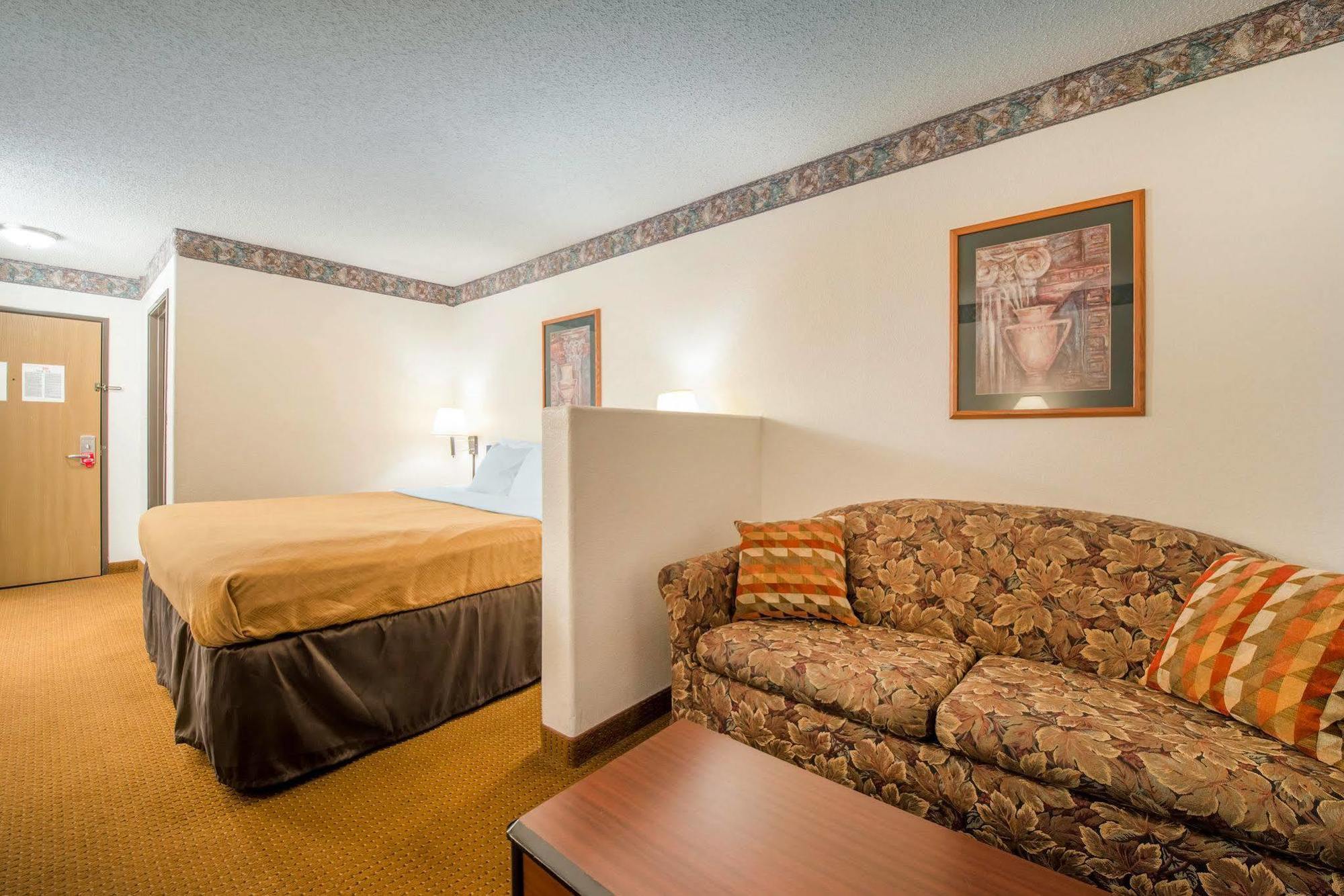 Econo Lodge Pueblo Extérieur photo
